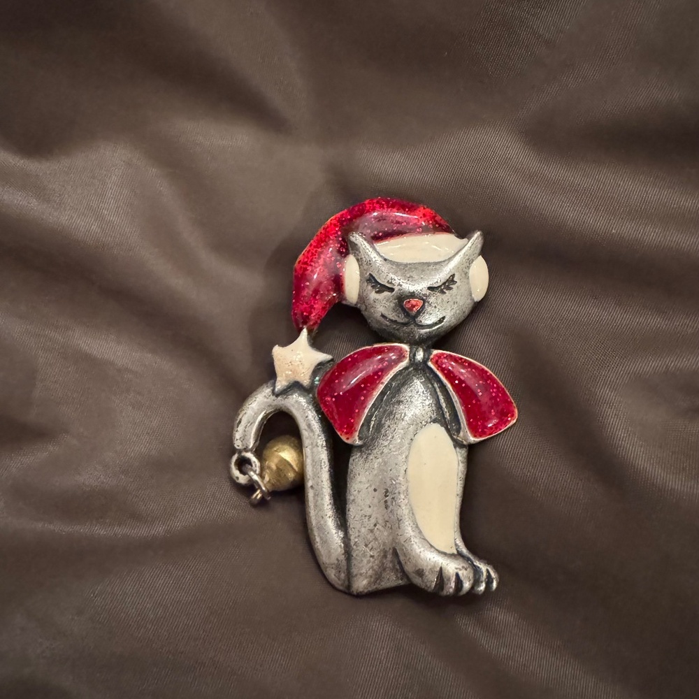 Vintage Christmas Cat Pin